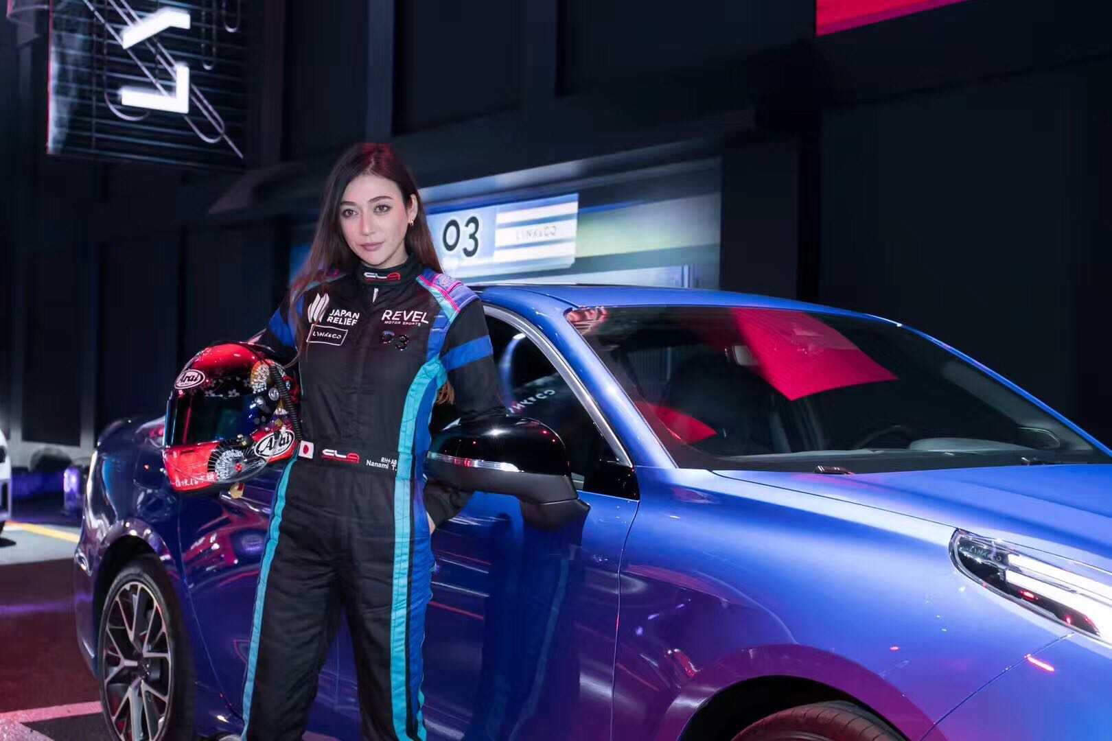 大家看看领克这个叫奈奈美的日本车模妞怎样