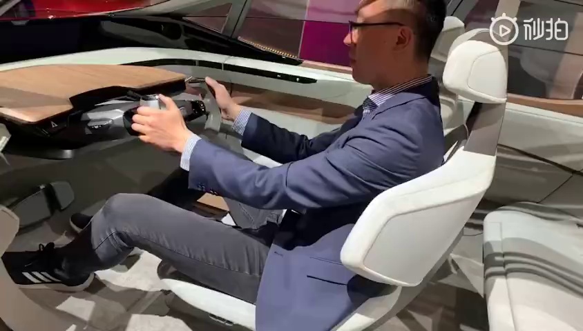 近距离体验奥迪AI:ME概念车