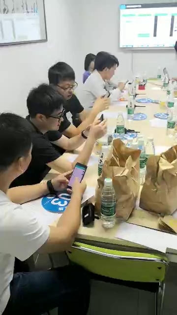 吉利PHEV家族的日常活动，即刻启程啦！给力E区，给力
