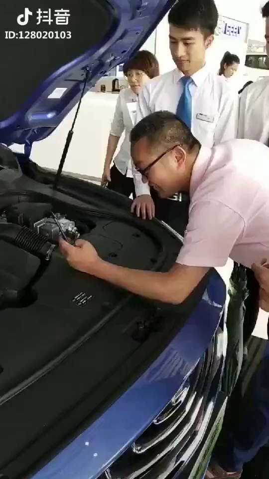 听说宝马比吉利博瑞ge还抖