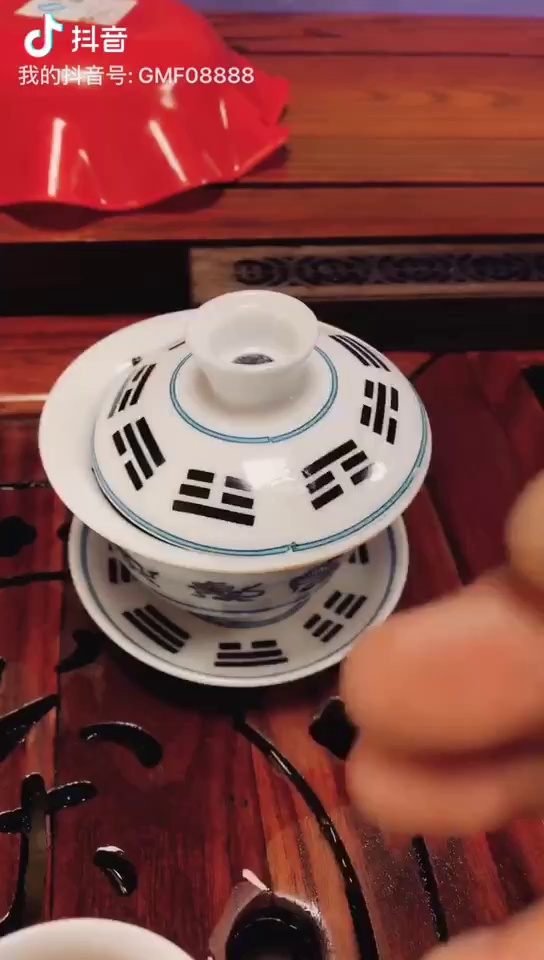 事在人为，休言万般皆是命；
境由心造，退后一步自然
