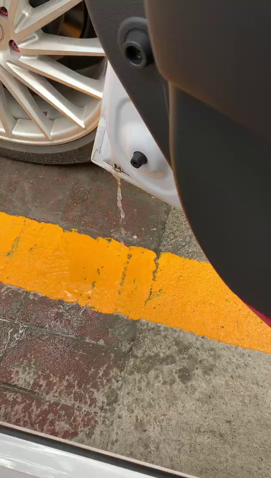 新手上路，试问这水跟了我多久，费了我多少油，我还以为是油箱响