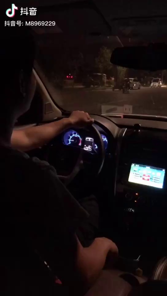 你俩要是不认识，我把车吃了