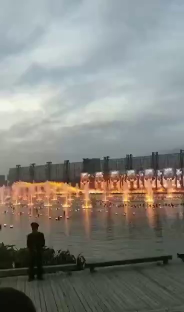 张艺谋打造的天安门广场迎国庆水幕秀，先睹为快。
