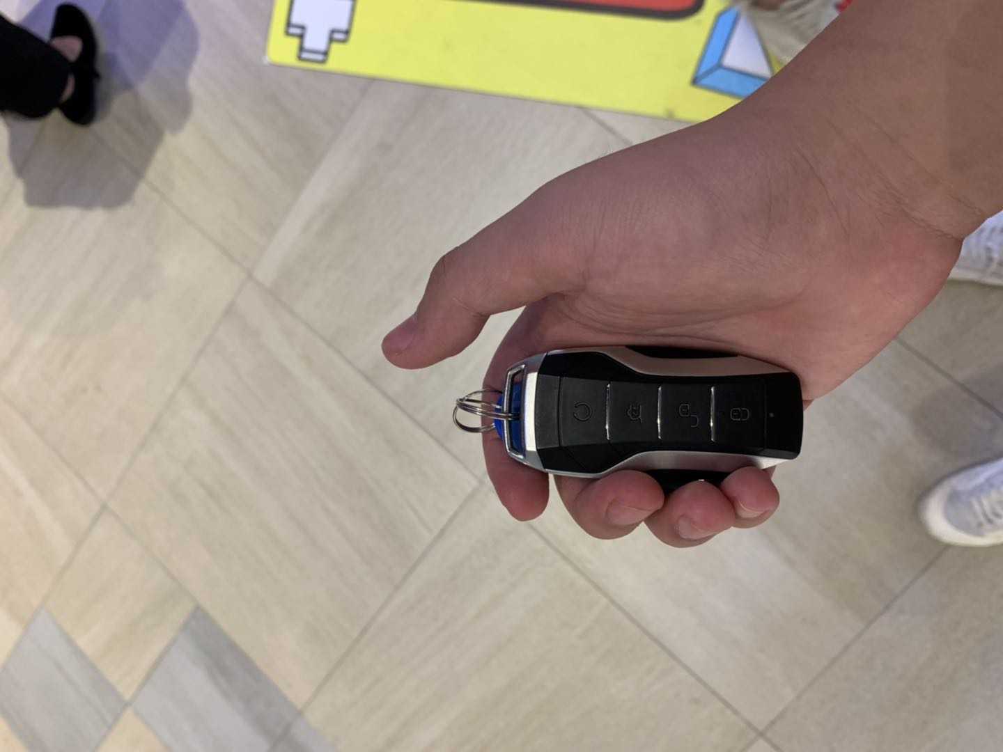 比亚迪宋pro车钥匙，相比以前车型有质感多了。