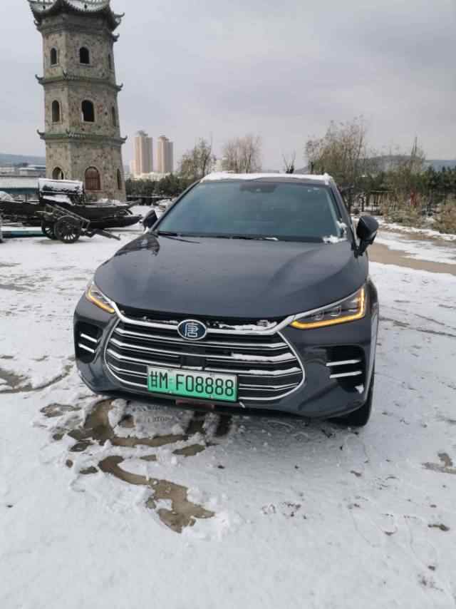 下雪了，试了一下雪地模式，刚才一个非常陡的坡，然后