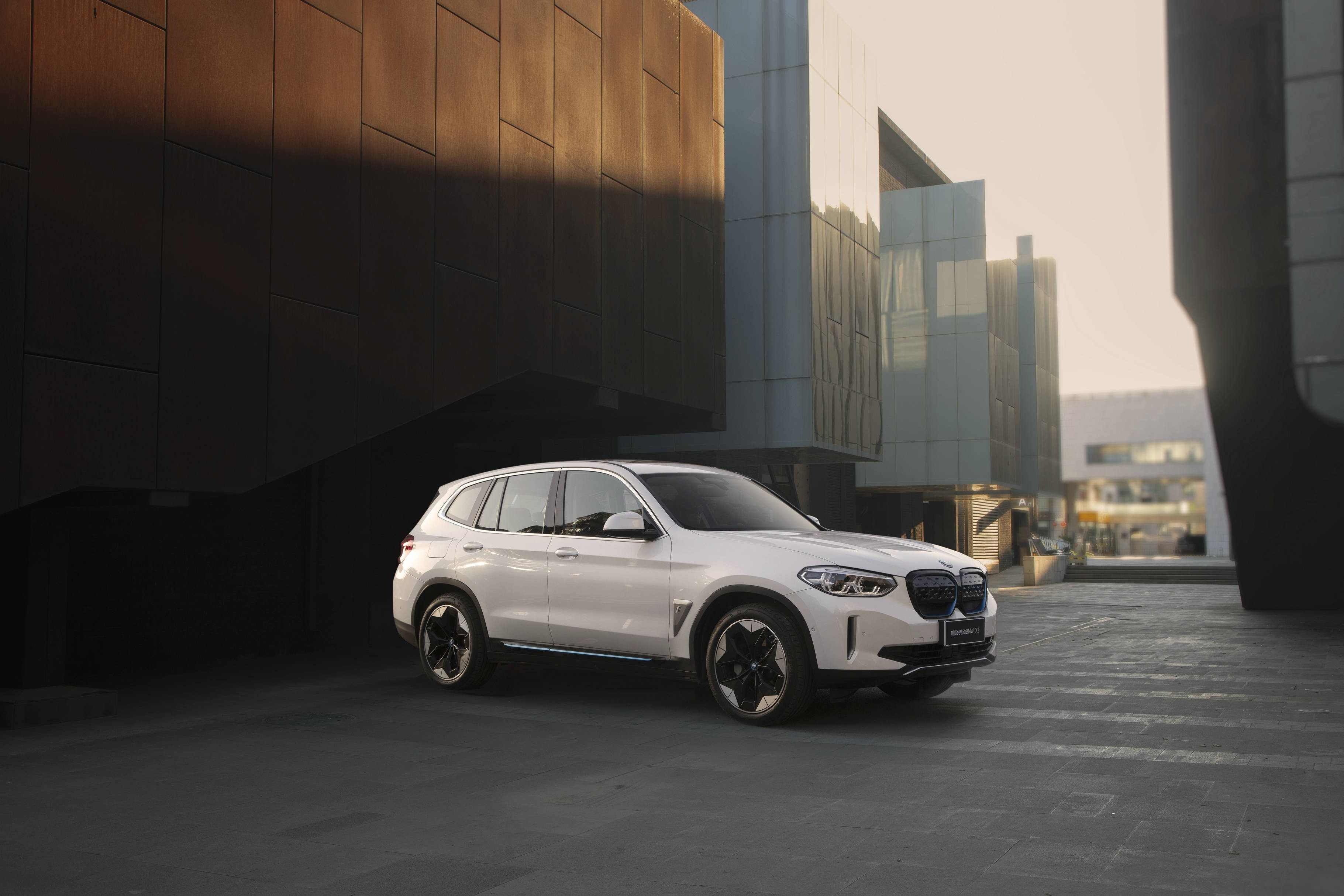 01.创新纯电动BMWiX3.jpg