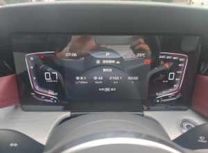 红旗H5提车40来天了，跑了2100公里，60%的城区，40%的高速，现在的油耗百公里8.1个