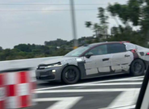 华为又一款“三百万”级新车！