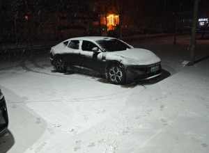 领克10 EM-P 不得不说这四驱下雪天真的稳，没有打滑的感觉