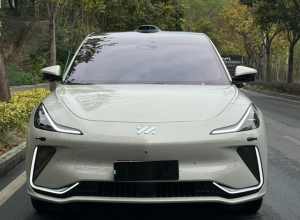 上班第一天最喜欢做的事情就是洗车了吧