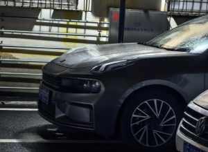 出去吃个饭!机械钥匙放在家了!家门钥匙放在车里!回来用App开车门死活打不开!