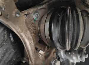 新车5000公里首保，就渗油?