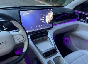 许嵩说的对，紫色的确很有韵味，紫色的氛围灯好看。