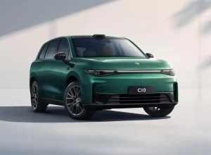 二手零跑C10车源以2025款为主，市场热度渐涨。